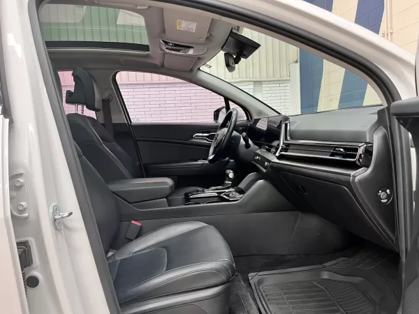 Kia Sportage EX Pack 2023 - Image 13