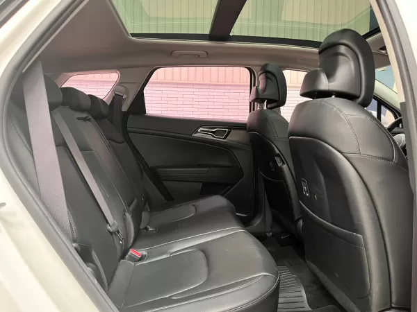 Kia Sportage EX Pack 2023 - Image 14