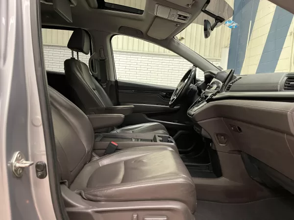 Honda Odyssey Touring 2019 - Image 13