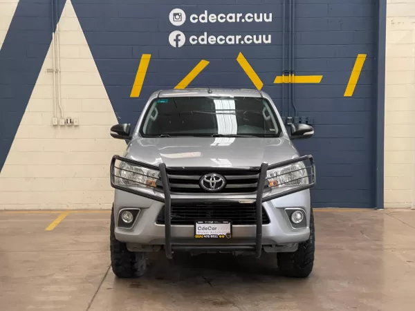 Toyota Hilux Base 2017 - Image 2
