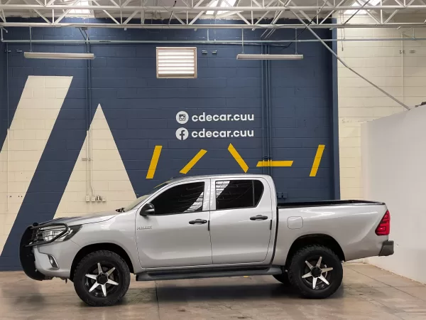 Toyota Hilux Base 2017 - Image 4