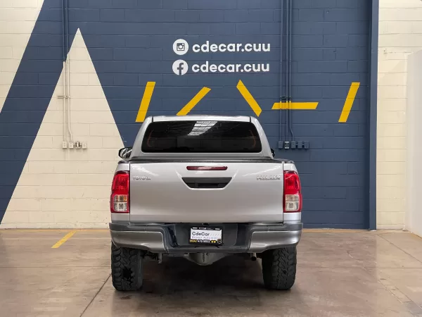 Toyota Hilux Base 2017 - Image 6