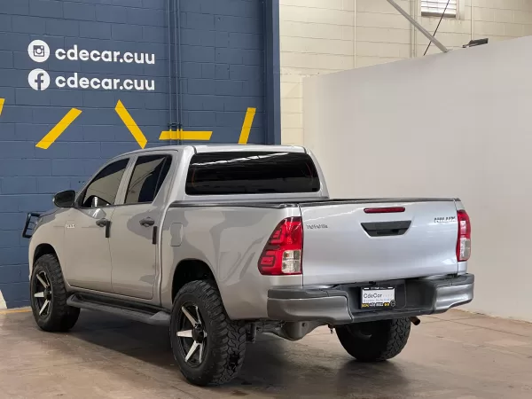 Toyota Hilux Base 2017 - Image 5