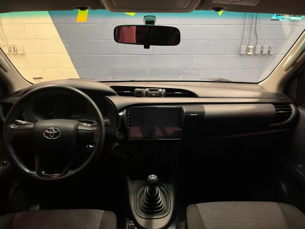 Toyota Hilux Base 2017 - Image 11