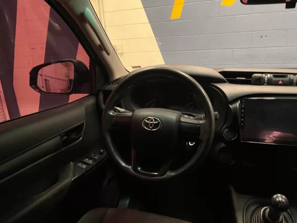 Toyota Hilux Base 2017 - Image 10