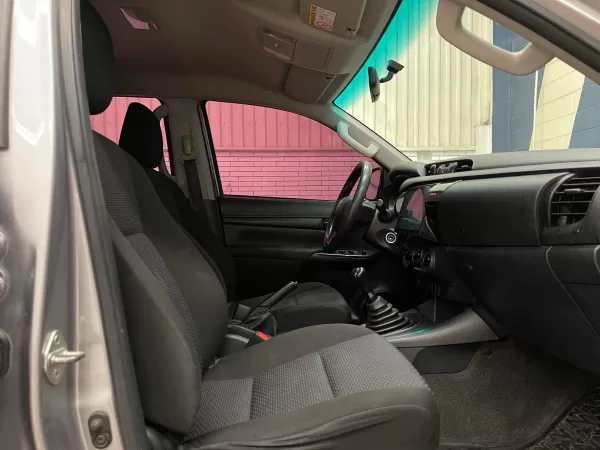 Toyota Hilux Base 2017 - Image 13