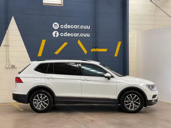 Volkswagen Tiguan Comfortline 2018 - Image 8