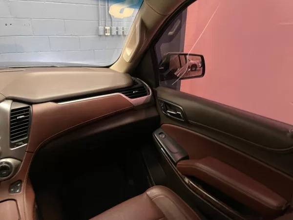 Chevrolet Suburban Premier 2017 - Image 12