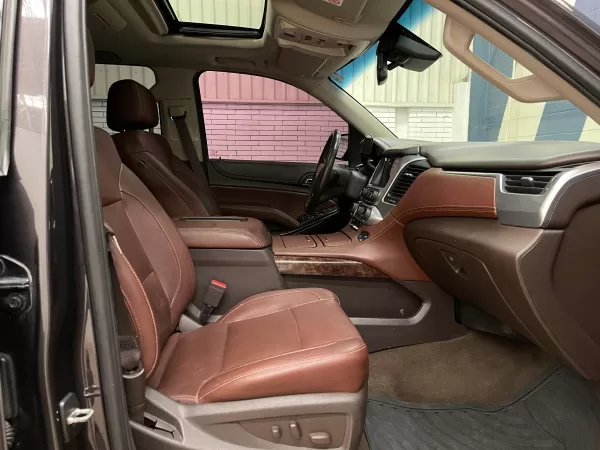 Chevrolet Suburban Premier 2017 - Image 13