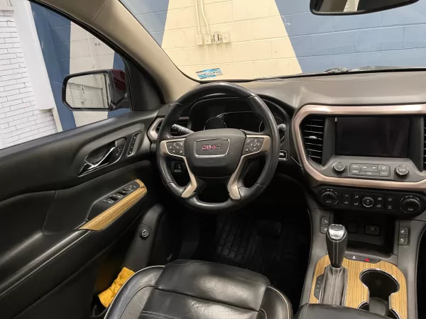 GMC Acadia Denali 2017 - Image 10