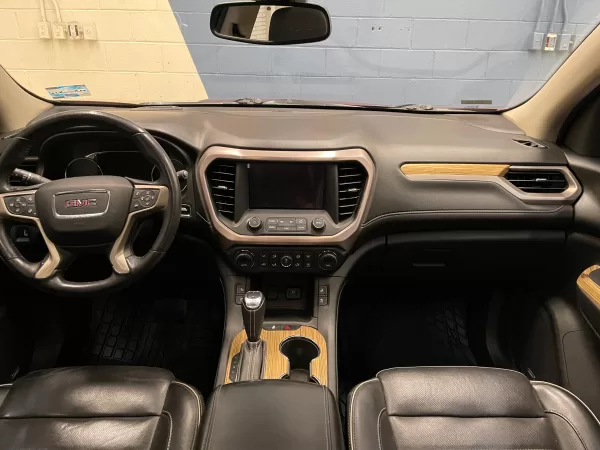 GMC Acadia Denali 2017 - Image 11