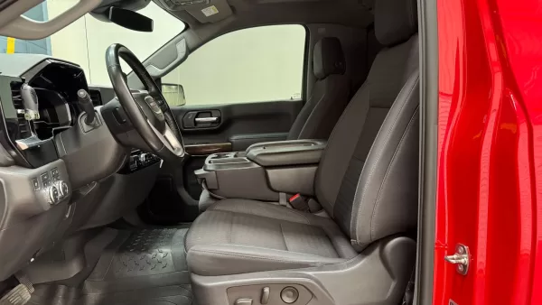 GMC Sierra SLE 2023 - Image 13