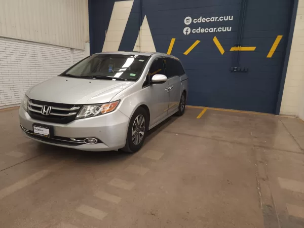 Honda Odyssey Touring 2015 - Image 3
