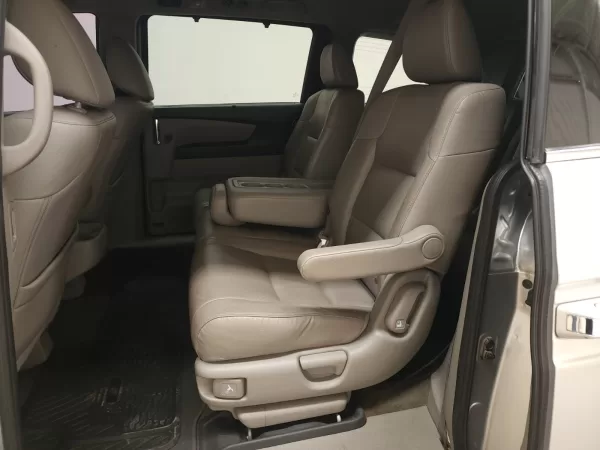 Honda Odyssey Touring 2015 - Image 11