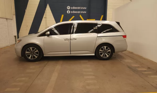 Honda Odyssey Touring 2015 - Image 14