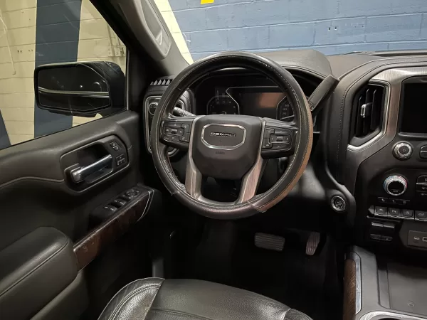 GMC Sierra Denali 2020 - Image 12