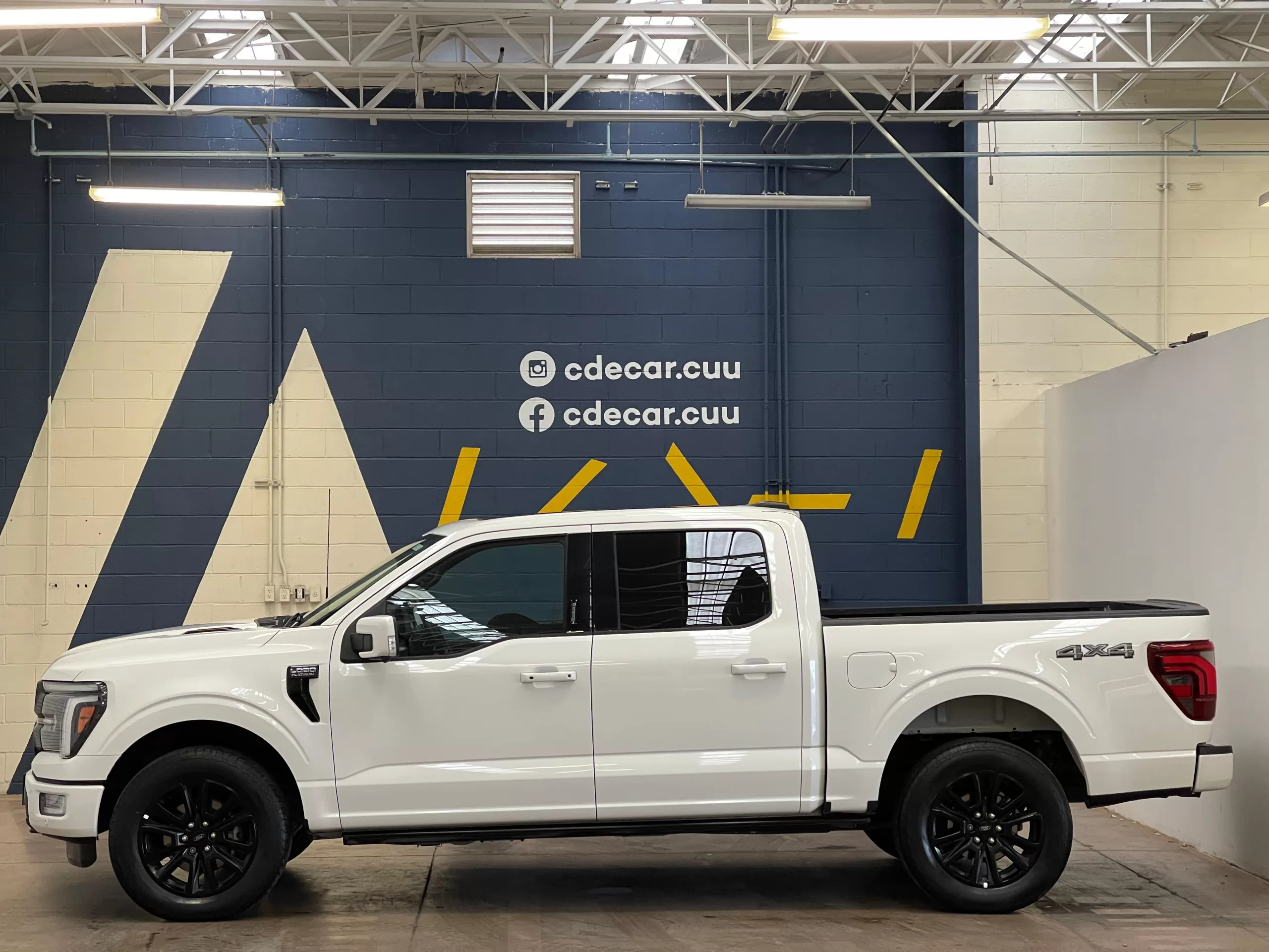 Ford Lobo Platinum 2024 - Image 6