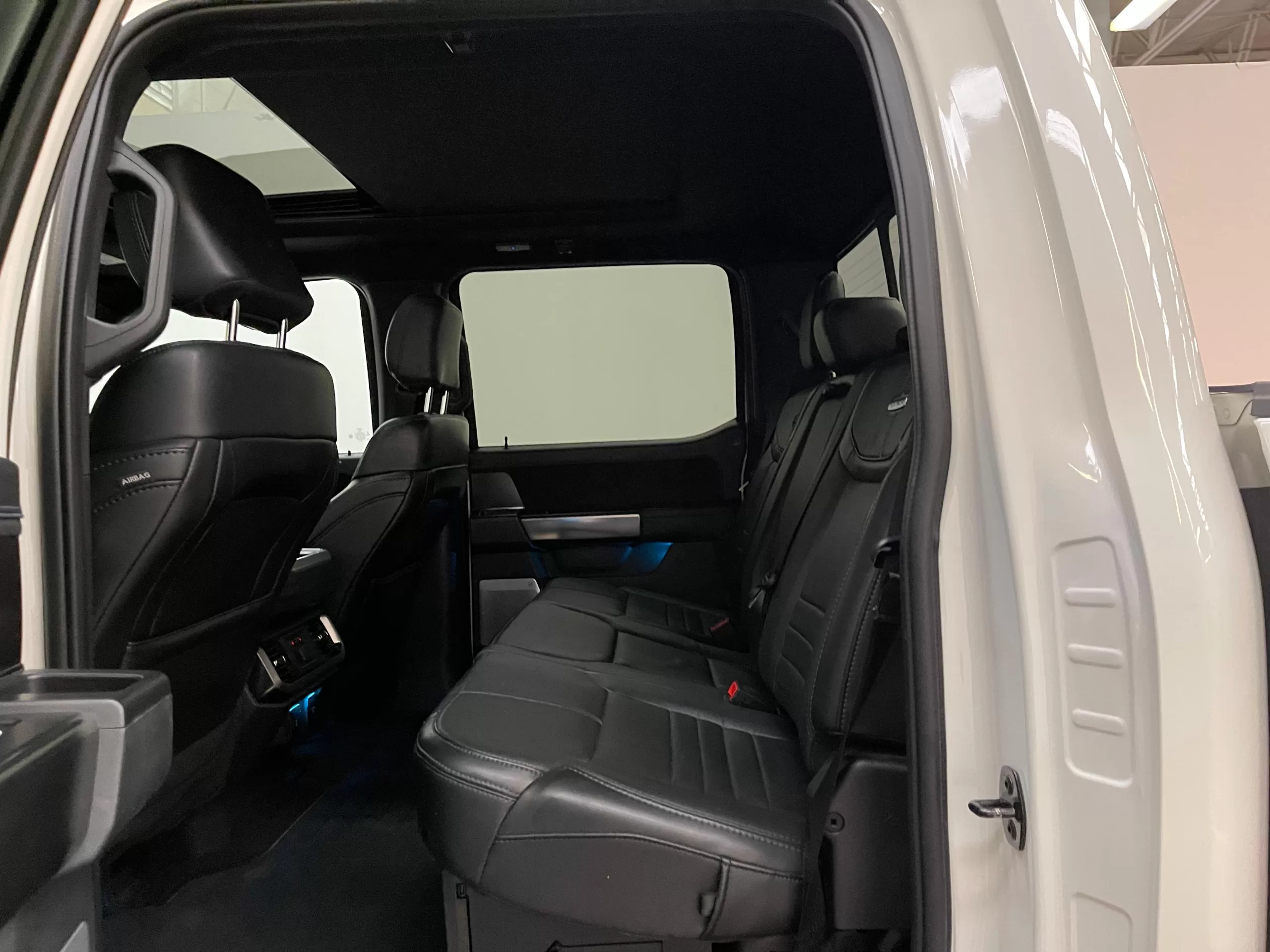 Ford Lobo Platinum 2024 - Image 15