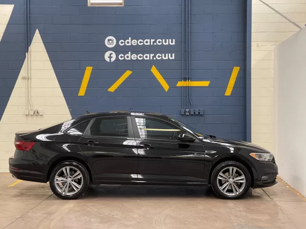 Volkswagen Jetta R Line 2021 - Image 6