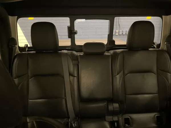 Jeep JT Mojave 2023 - Image 10