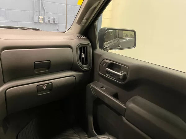 Chevrolet Silverado Custom 2019 - Image 10