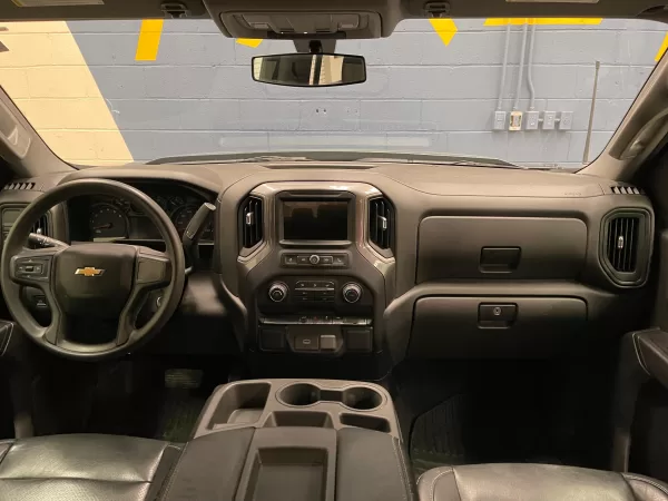 Chevrolet Silverado Custom 2019 - Image 12