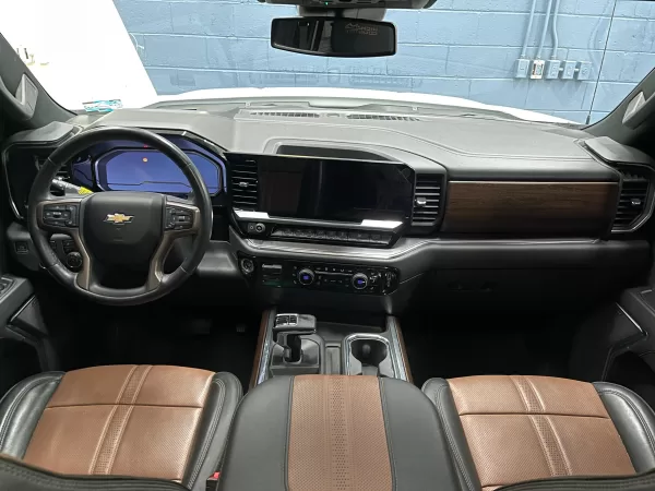 Chevrolet Cheyenne High Country 2023 - Image 11