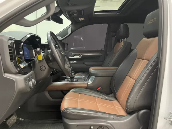 Chevrolet Cheyenne High Country 2023 - Image 13