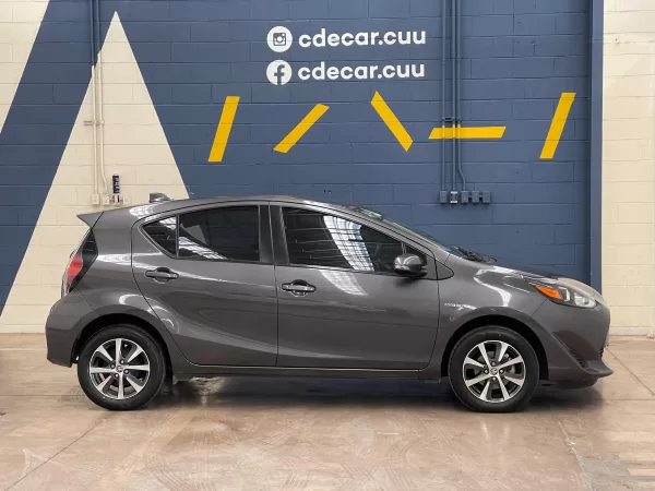 Toyota Prius C Hybrid 2018 - Image 9