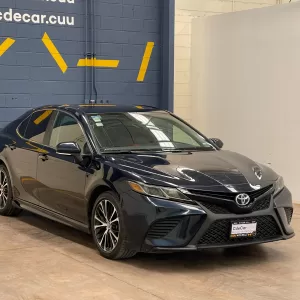Toyota Camry SE 2020