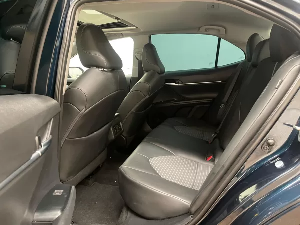 Toyota Camry SE 2020 - Image 11