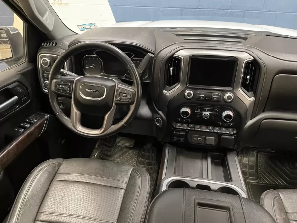 GMC Sierra Denali 2020 - Image 17